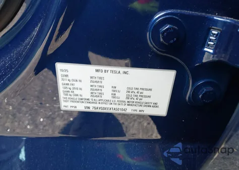 2026 Tesla Model Y Long Range Dual Motor All-Wheel Drive/Long Range Launch Series из США, поврежденный, VIN 7SAYGDEEXTA501042